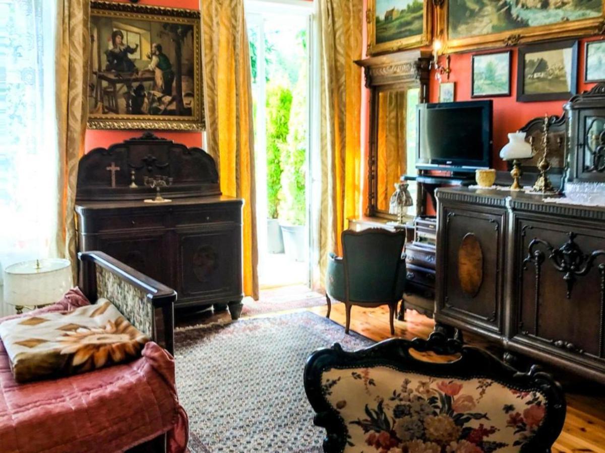 Dwor Barocco Farm stay *