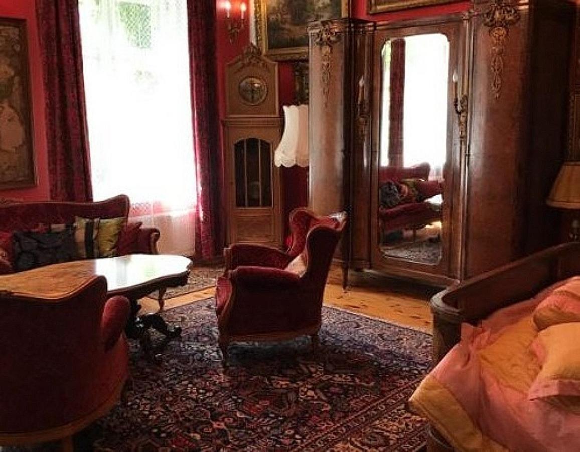 Dwor Barocco Farm stay *